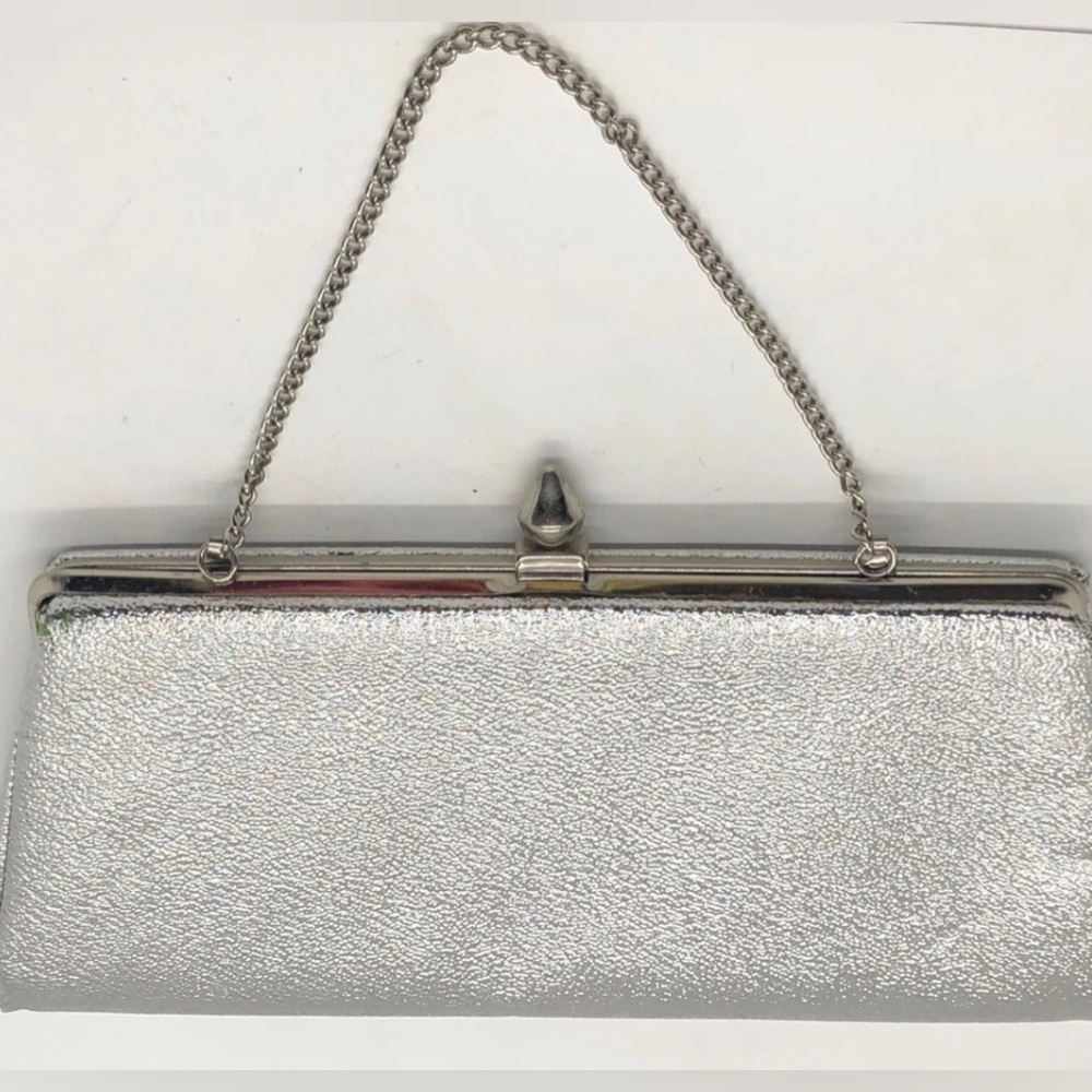 Vintage Shiny Metallic Silver Clutch Purse With Short Chain Strap 1960’s - Picture 2 of 11